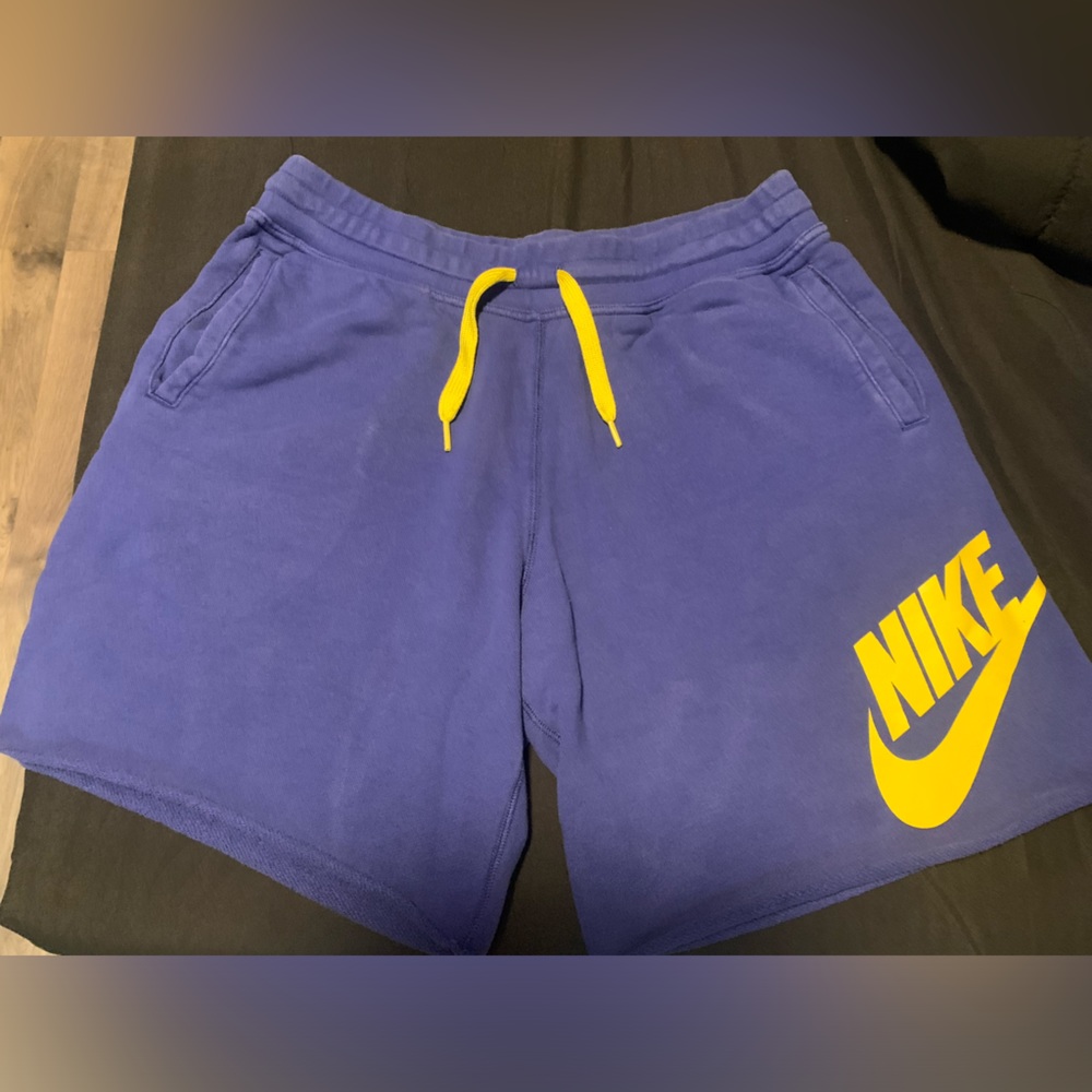 Nike short